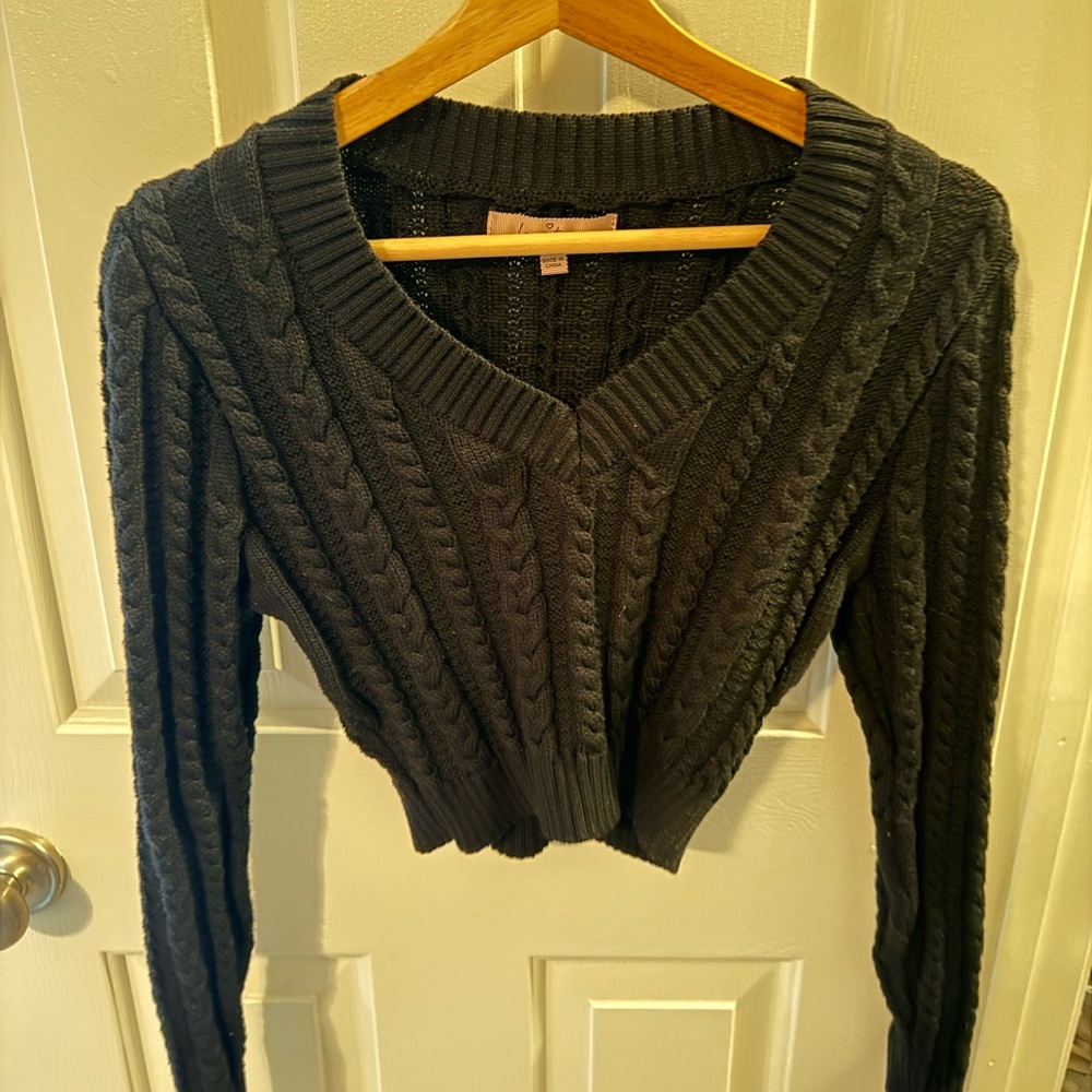 NWOT Love Tree Black V-Neck Cable Knit Sweater
